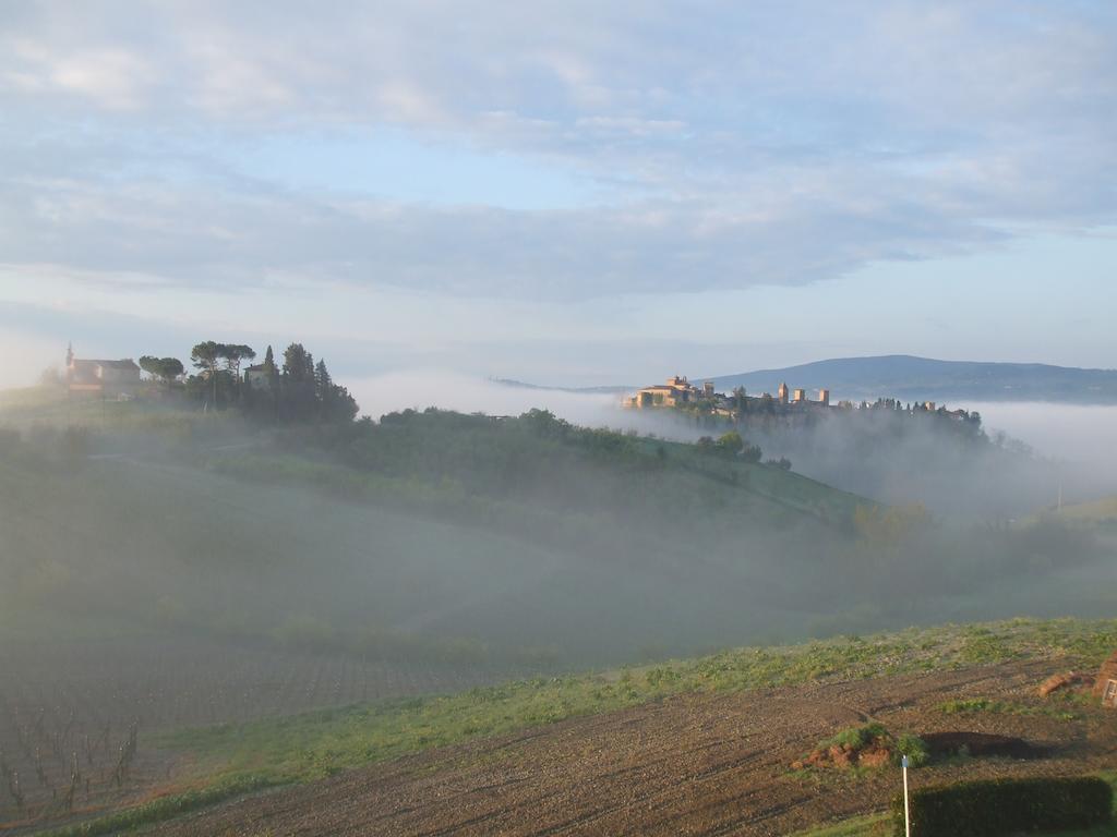 הוילה צ'רטאלדו Agriturismo Il Torrione מראה חיצוני תמונה