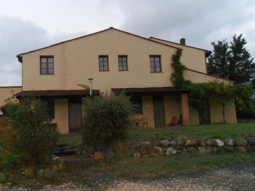 הוילה צ'רטאלדו Agriturismo Il Torrione מראה חיצוני תמונה