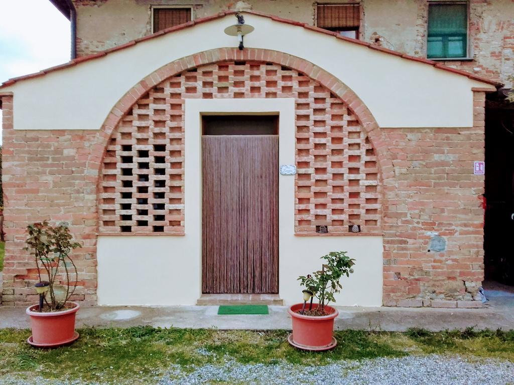 צ'רטאלדו Agriturismo Il Torrione מראה חיצוני תמונה