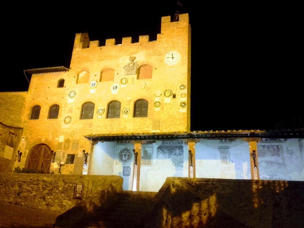צ'רטאלדו Agriturismo Il Torrione מראה חיצוני תמונה