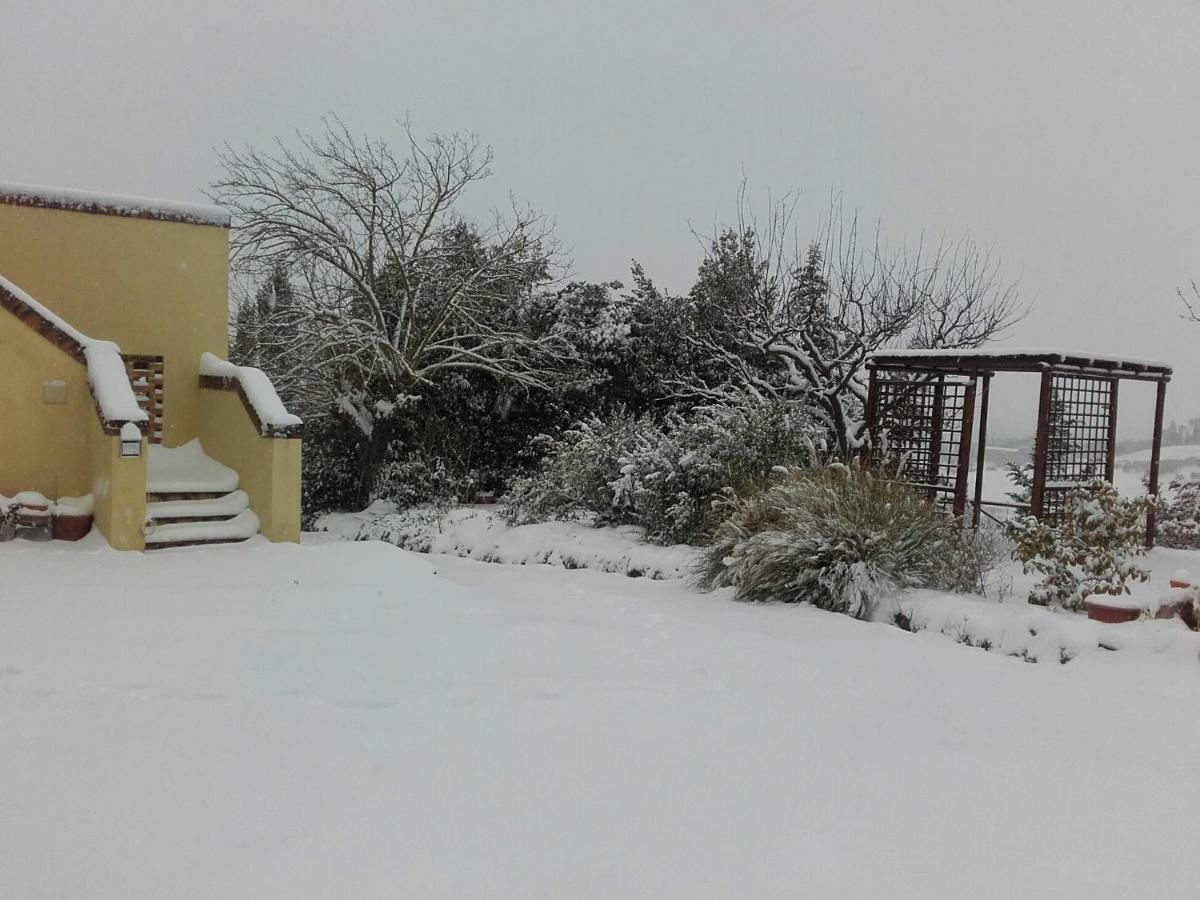 הוילה צ'רטאלדו Agriturismo Il Torrione מראה חיצוני תמונה