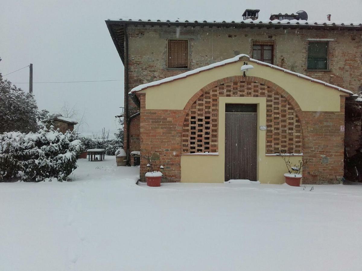 הוילה צ'רטאלדו Agriturismo Il Torrione מראה חיצוני תמונה