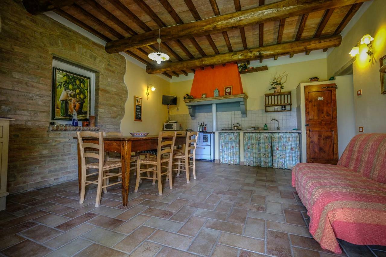 צ'רטאלדו Agriturismo Il Torrione מראה חיצוני תמונה