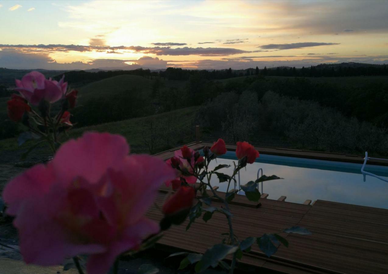 צ'רטאלדו Agriturismo Il Torrione מראה חיצוני תמונה