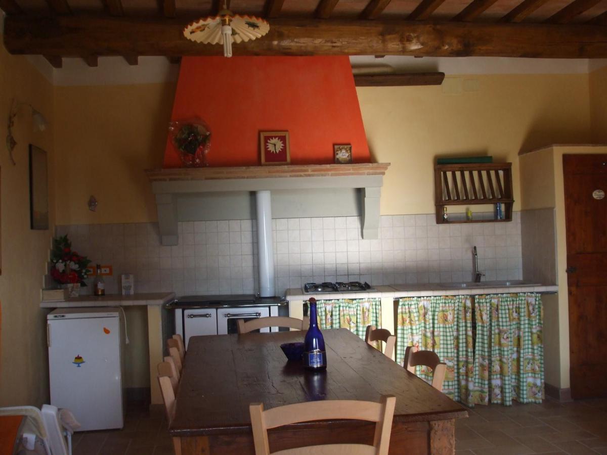 צ'רטאלדו Agriturismo Il Torrione חדר תמונה
